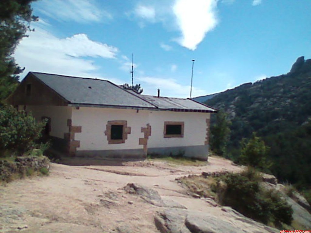 Refugio Giner de los Ríos. Blog: Pirineos 3000 (2007)